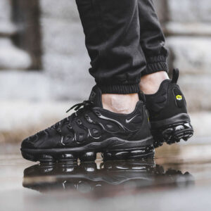scarpe uomo nike air vapormax plus nero black vm 924453 004