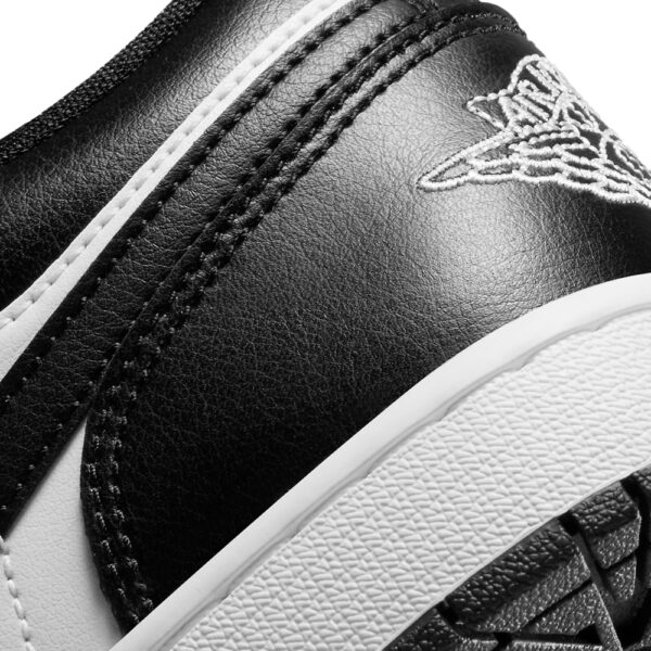 nike_air_jordan_1_low_wmns_panda_bianco_nero_black_white_DC0074-101_9 Nike Air Jordan 1 Low Panda Nero Bianco Wmns DC0774 101 scarpe AXJN AlexanderJohn.it sneakers donna ragazzo skate scontati outlet axjn alexanderjohn.it alexander john shoes