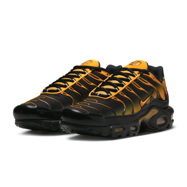 scarpe_nike_tn_air_air_max_plus_Black_sundial_nero_arancio_DM0032_007_5 copia Nike Tn Air Max Plus Black Sundial DM0032 007 Scarpe orange military AXJN Alexanderjohn.it