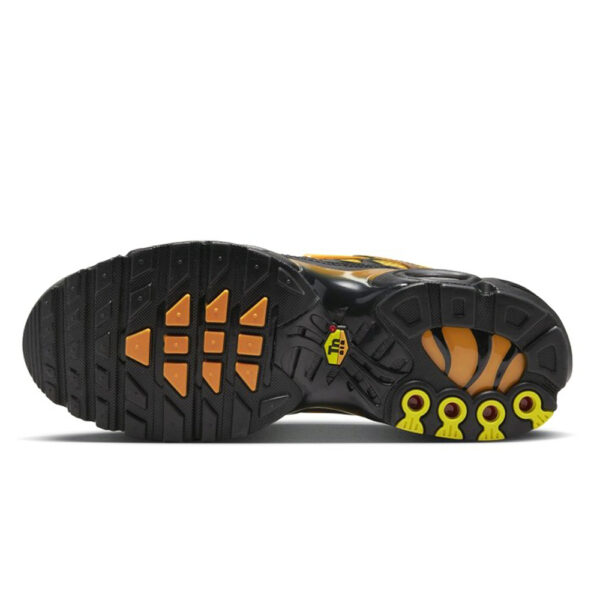scarpe_nike_tn_air_air_max_plus_Black_sundial_nero_arancio_DM0032_007_7 copia Nike Tn Air Max Plus Black Sundial DM0032 007 Scarpe orange military AXJN Alexanderjohn.it