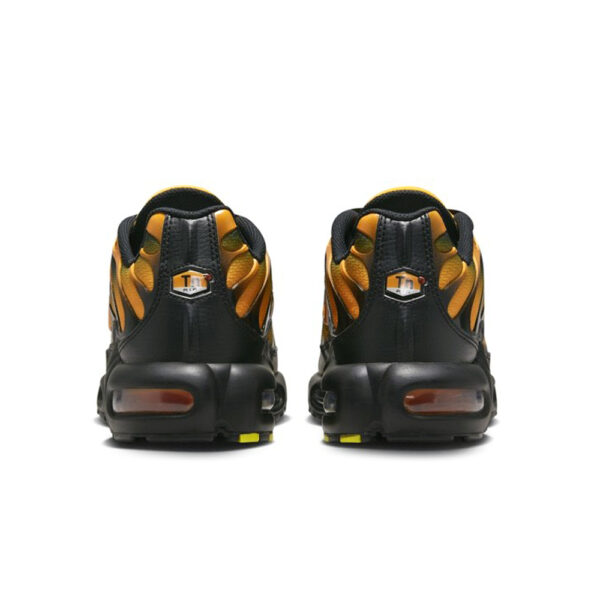 scarpe_nike_tn_air_air_max_plus_Black_sundial_nero_arancio_DM0032_007_8 copia Nike Tn Air Max Plus Black Sundial DM0032 007 Scarpe orange military AXJN Alexanderjohn.it