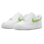 Nike Air Force 1 07 Bianche Action Green DD8959 112 Scarpe white verde skate wmns AXJN AlexanderJohn.it