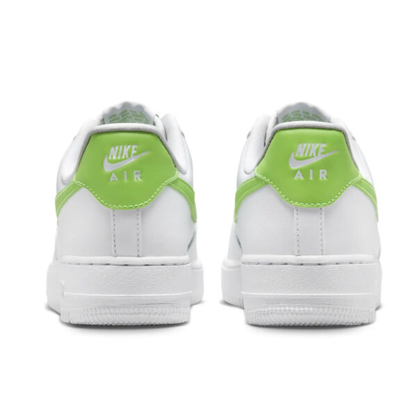 scarpe_nike_air_force_1_07_bianche_action_green_wmns_DD8959_112_4 Nike Air Force 1 07 Bianche Action Green DD8959 112 Scarpe white verde skate wmns AXJN AlexanderJohn.it
