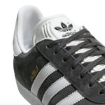 Adidas Gazelle Grigio Bianco Uomo BB5480 Scarpe da Uomo • AXJN Alexanderjohn.it