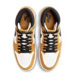 Nike Air Jordan 1 Retro High OG Yellow Ochre Uomo DZ5485 701 | AXJN Alexander John shoes alexanderjohn.it scarpe alte stivaletto Jordan