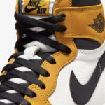 Nike Air Jordan 1 Retro High OG Yellow Ochre Uomo DZ5485 701 | AXJN Alexander John shoes alexanderjohn.it scarpe alte stivaletto Jordan