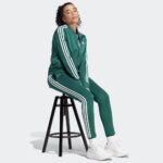 Adidas Tuta Completa 3 Stripes Essentials Verde Donna IJ8785 Tuta da donna intera felpa pantalone axjn alexander john shoes alexanderjohn.it