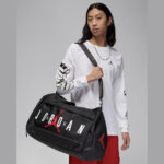 Nike Borsone Air Jordan Velocity Duffle Nero Rosso Bianco MM0920 023 axjn alexander john shoes alexanderjohn.it borsa palestra sport piscina box