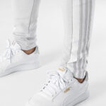 Set Completo Felpa con Cappuccio felpata e pantalone del brand Adidas Tuta Uomo Squadra 21 Grigio Felpata GT6635-GT6644 alexander john shoes AXJN Alexanderjohn.it invernale