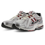 Scarpe Uomo del brand New Balance 1906R Argento Bordo M1906REA, scopri tutti i prodotti Autentici su  Alexanderjohn.it