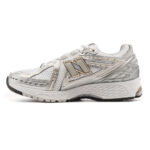 Scarpe Uomo del brand New Balance 1906R Grey Gold M1906RI, scopri tutti i prodotti Autentici su  Alexanderjohn.it
