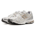 Scarpe Uomo del brand New Balance 1906R Grey Gold M1906RI, scopri tutti i prodotti Autentici su  Alexanderjohn.it