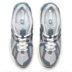 Scarpe Uomo del brand New Balance 1906R Silver Blue M1906REO, scopri tutti i prodotti Autentici su Alexanderjohn.it