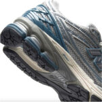 Scarpe Uomo del brand New Balance 1906R Silver Blue M1906REO, scopri tutti i prodotti Autentici su Alexanderjohn.it