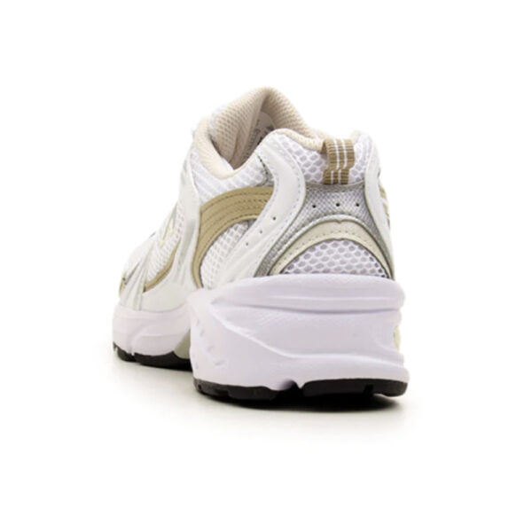 New Balance 530 Bianco Gold MR530RD Scarpe Unisex del brand New Balance 530 Bianco Gold Unisex MR530RD , scopri tutti i prodotti Autentici su  Alexanderjohn.it