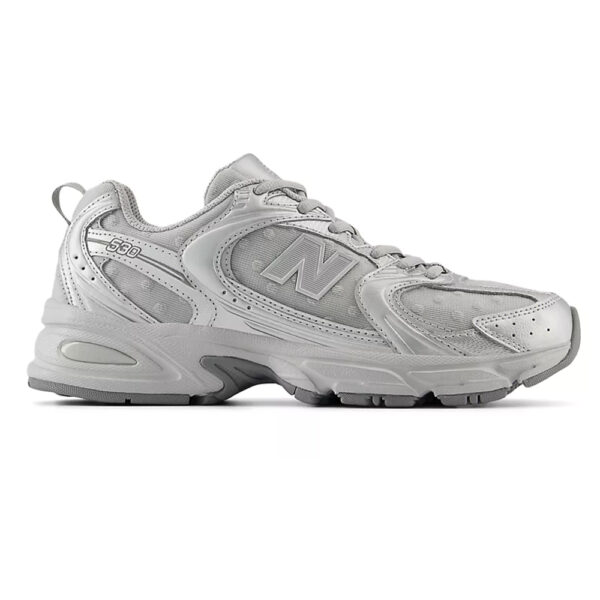 New Balance 530 Grigio Argento U530HFZ Scarpe Donna del brand New Balance 530 Grigio Argento Donna U530HFZ, scopri tutti i prodotti Autentici su Alexanderjohn.it