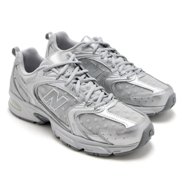Scarpe Donna del brand New Balance 530 Grigio Argento Donna U530HFZ, scopri tutti i prodotti Autentici su Alexanderjohn.it