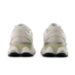 New Balance 9060 Ghiaccio Beige Unisex Donna Uomo U9060WHT scarpe comode scamosciato