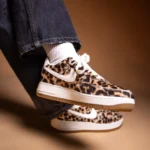 Nike Air Force 1 07 Brown Leopard Donna IB7695 200 scarpe scuola casual
